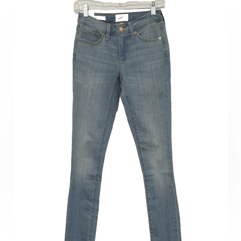 Universal Thread Women's Size 00 Long Mid-Rise Curvy Skinny Light Blue Jeans